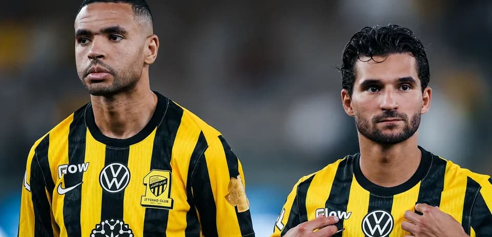 Jugadores del Itihad Club en el campo