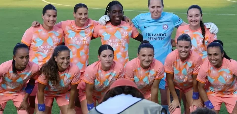 Jugadoras de Orlando Pride en formación