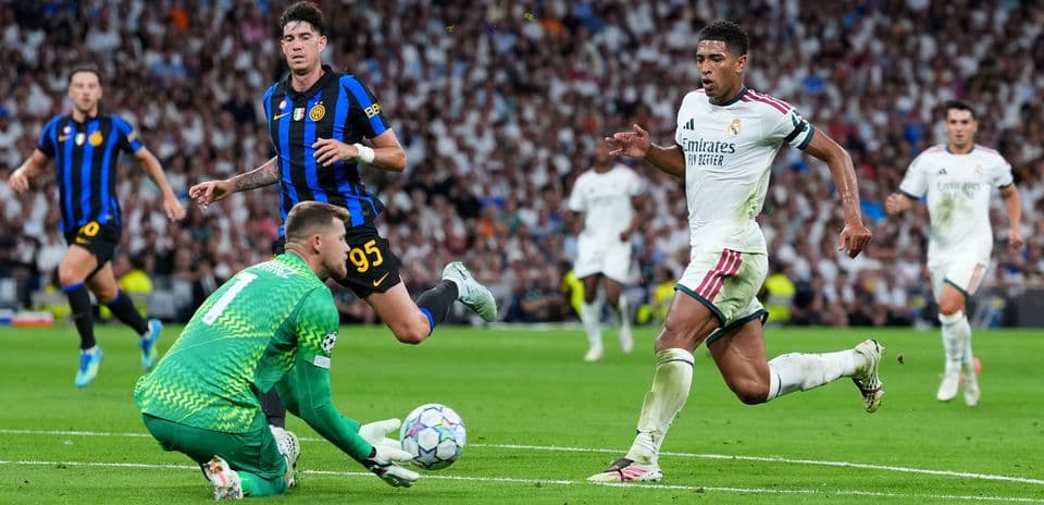 Jugadores de Real Madrid e Inter en acción durante partido
