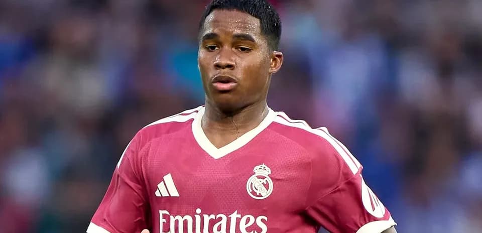Jugador de Real Madrid en acción durante el partido