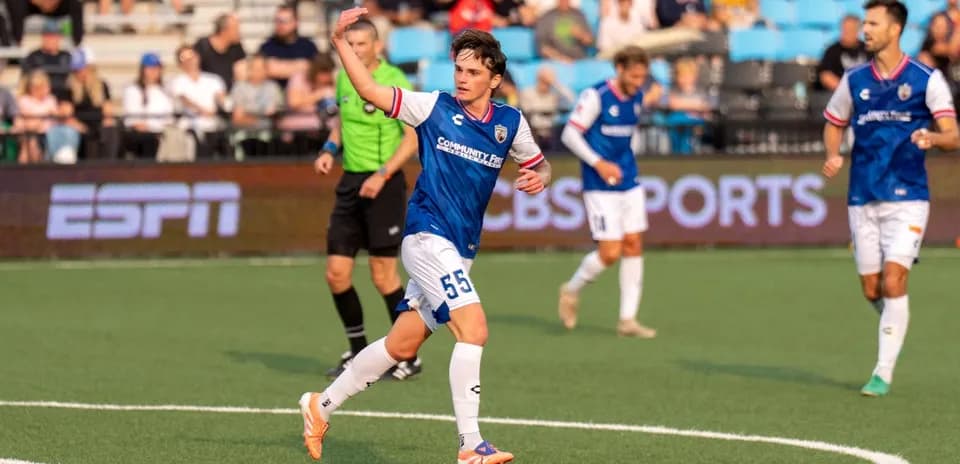 Jugador de Colorado Springs en acción durante el partido