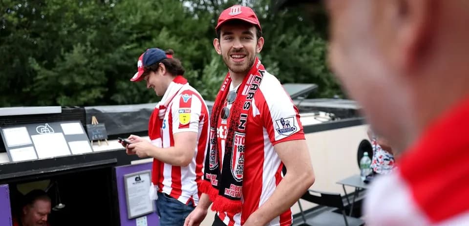 Aficionados de Stoke City en un evento previo al partido