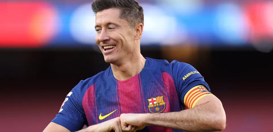 Jugador de Barcelona sonriendo durante calentamiento