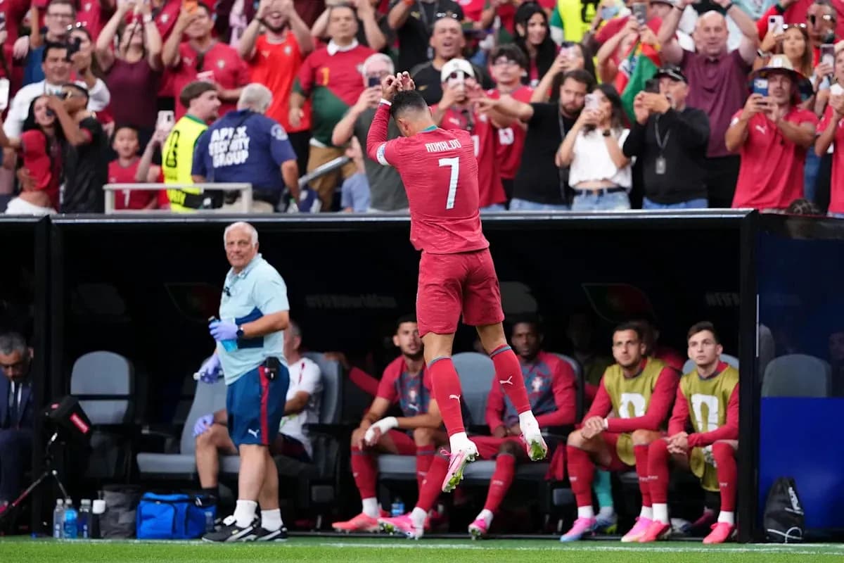Cristiano Ronaldo celebrando frente a la afición