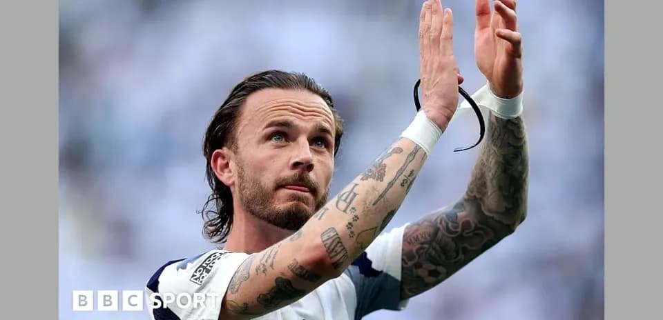 Jugador aplaudiendo a la afición tras el partido