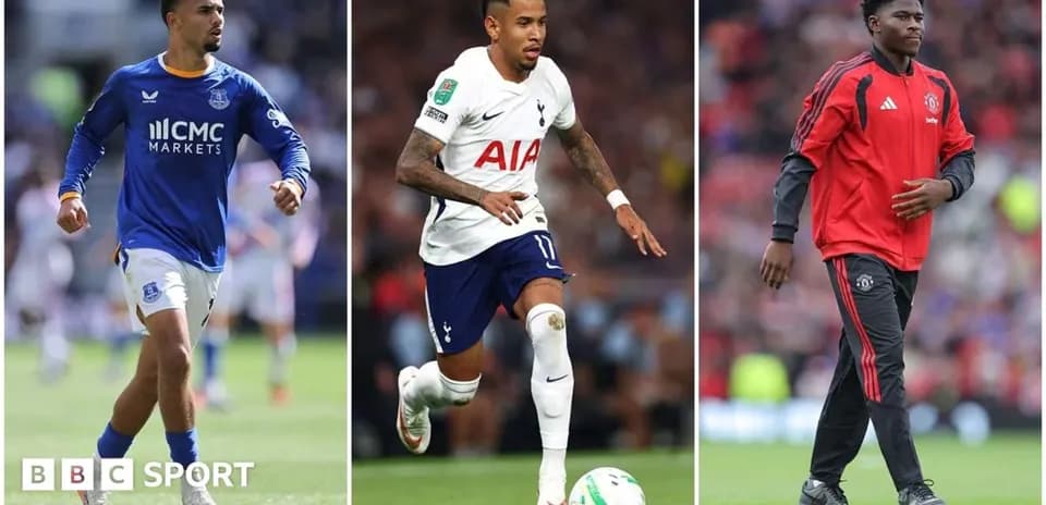 Tres jugadores de fútbol en diferentes equipos de la liga