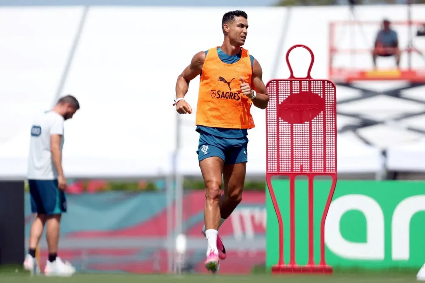 Cristiano Ronaldo entrenando con Portugal
