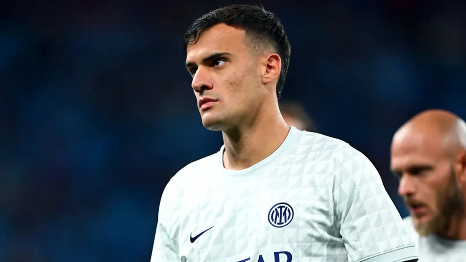 Jugador de Inter de Milán en uniforme durante el partido