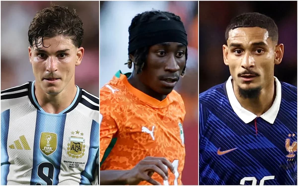 Jugadores de fútbol en acción durante un partido