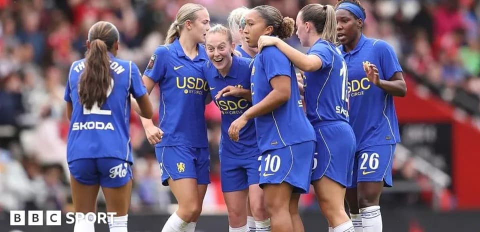 Jugadoras del equipo celebrando un gol en el partido
