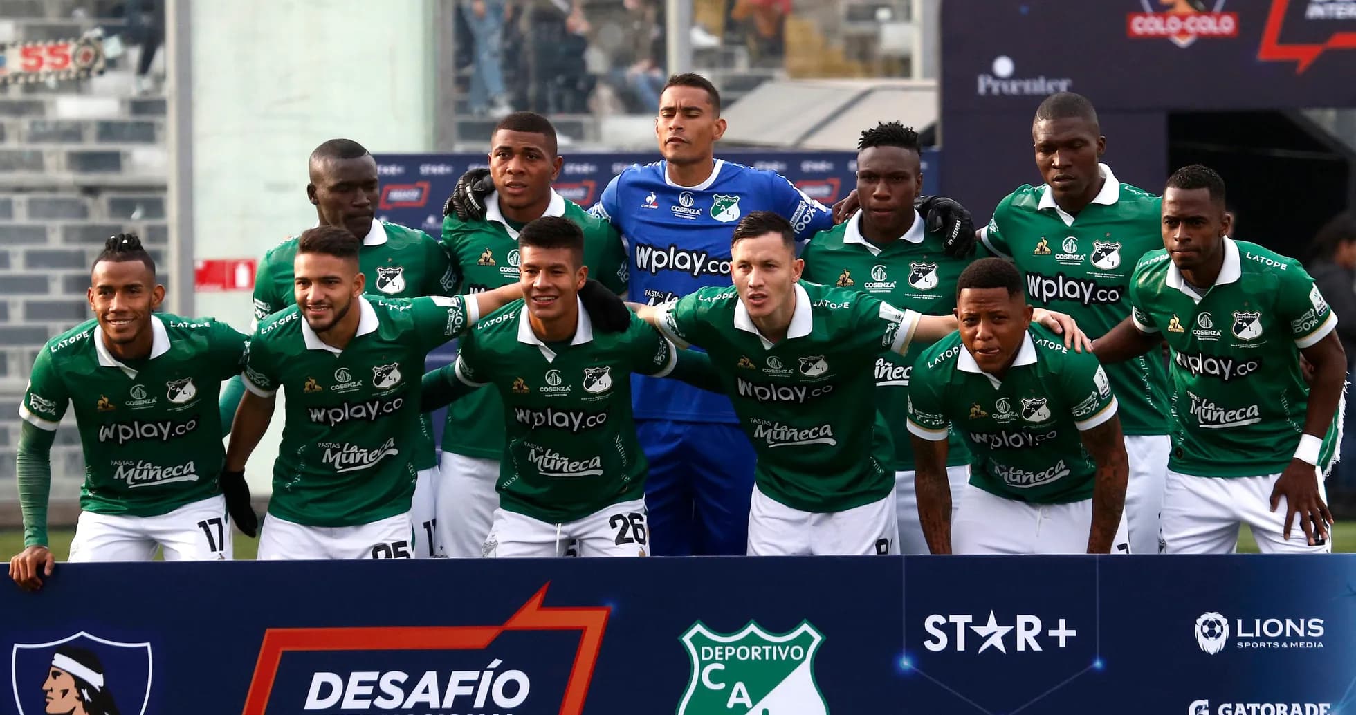Equipo de Deportivo Cali posando para la foto oficial