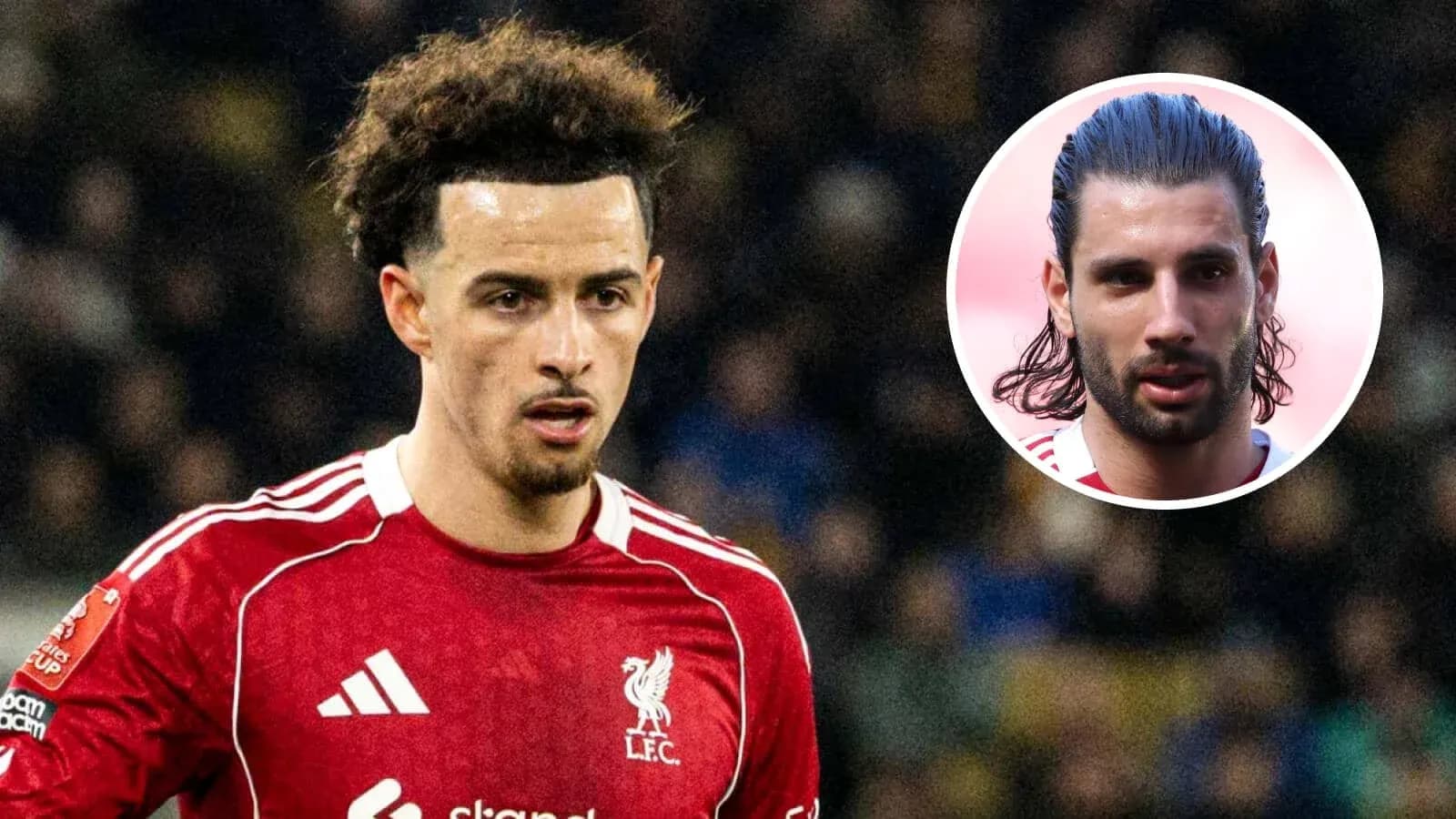 Jugador de Liverpool en acción durante un partido