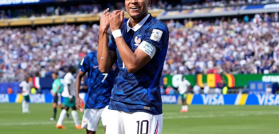 Kylian Mbappé celebrando un gol en el partido