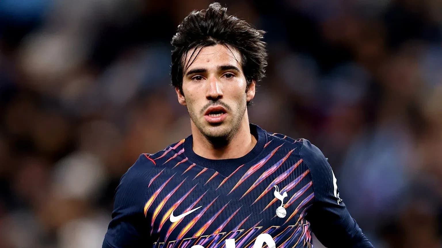 Jugador de Tottenham durante un partido de fútbol