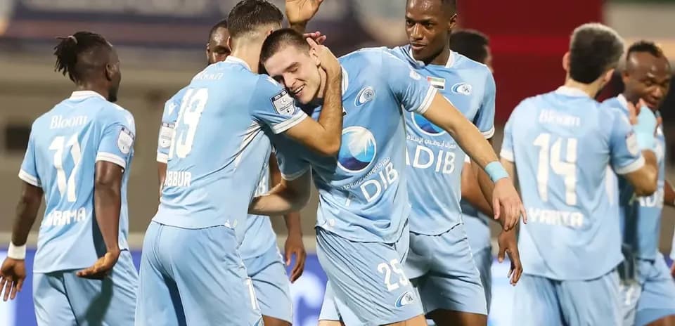 Jugadores de Khorfakkan celebrando un gol