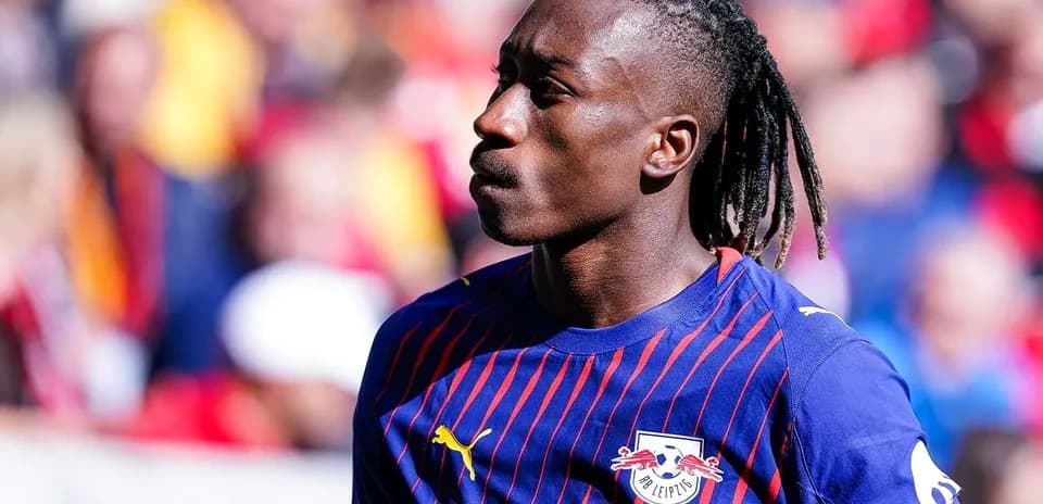 Jugador de RB Leipzig en el campo durante partido
