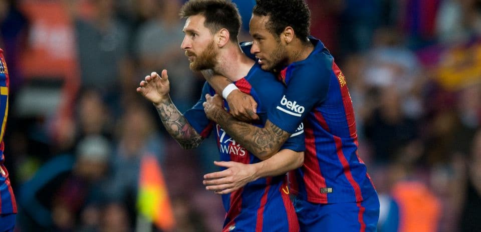 Messi y Neymar celebrando un gol en el partido