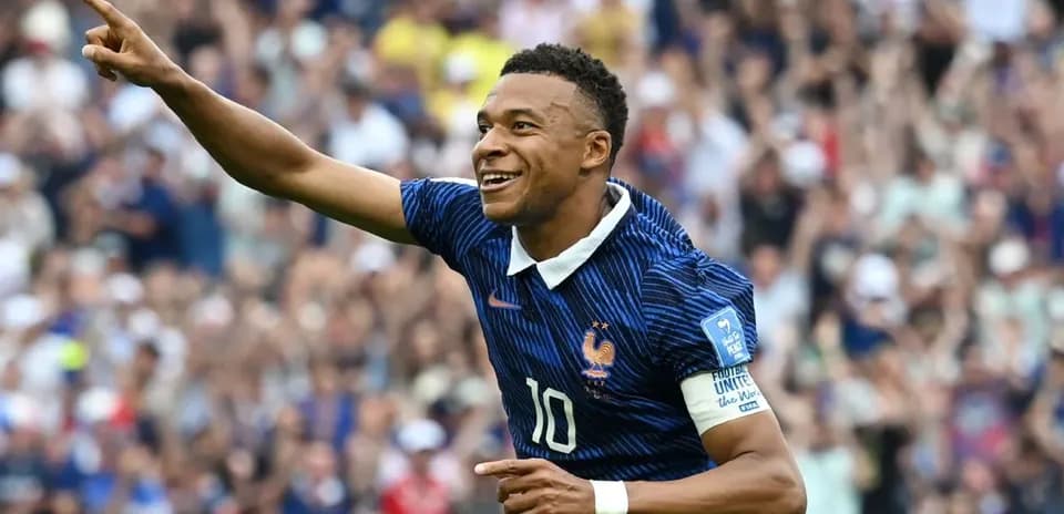 Kylian Mbappé celebrando un gol con Francia