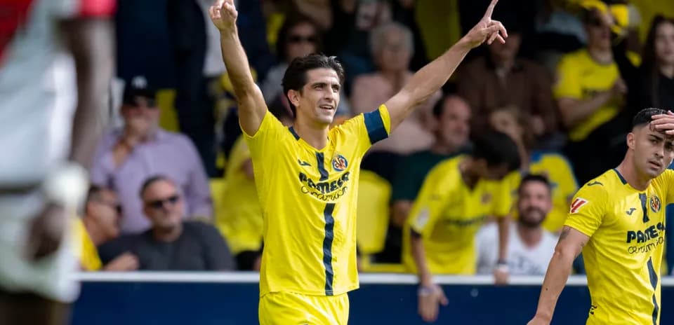 Jugador de Villarreal celebra un gol en La Liga