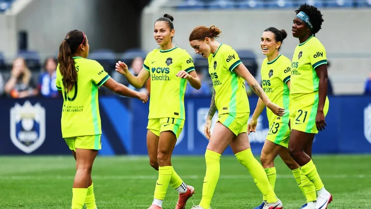 Jugadoras de Seattle Reign FC celebrando un gol