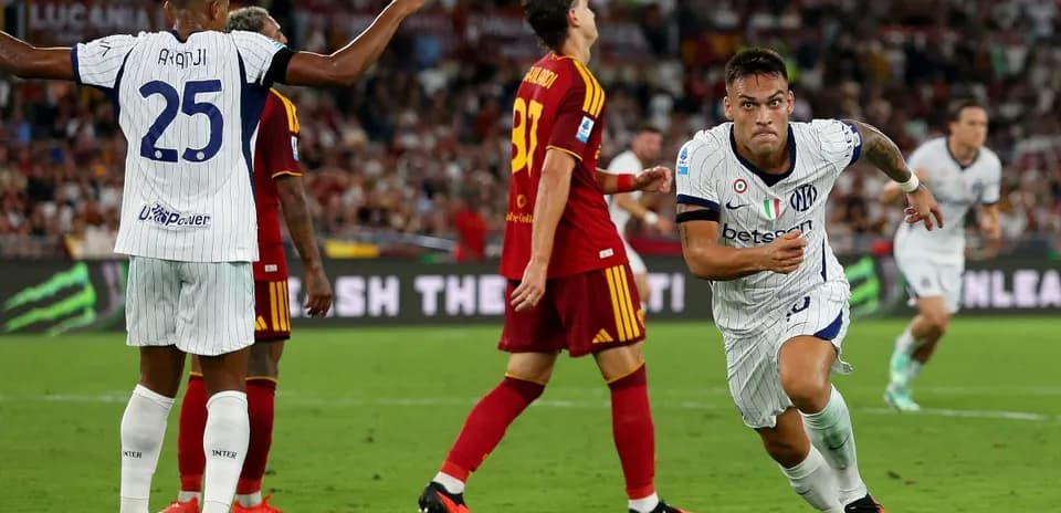 Lautaro Martínez celebrando un gol en partido