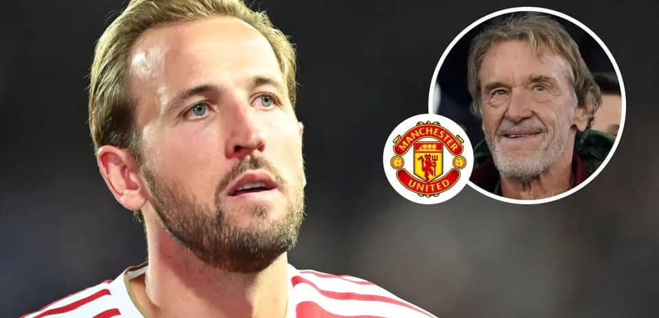 Jugador de Manchester United con logo del club