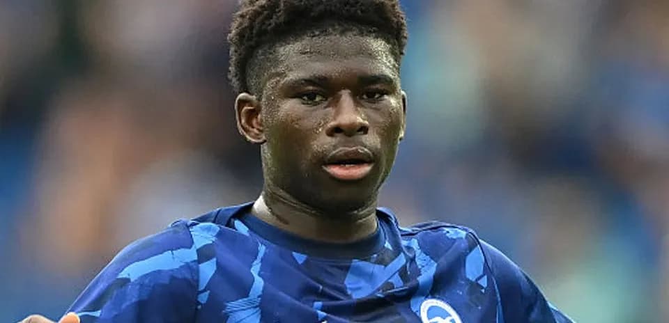 Jugador de Brighton en acción durante un partido