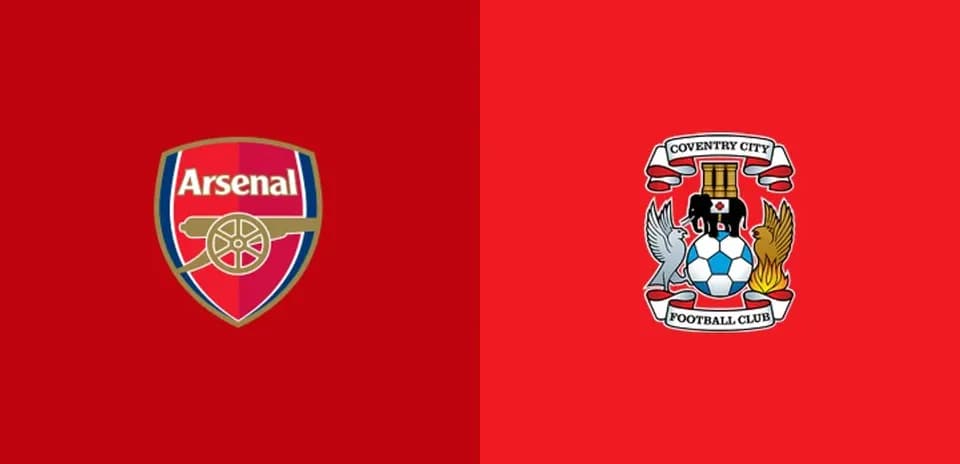 Escudos de Arsenal y Coventry City en fondo rojo
