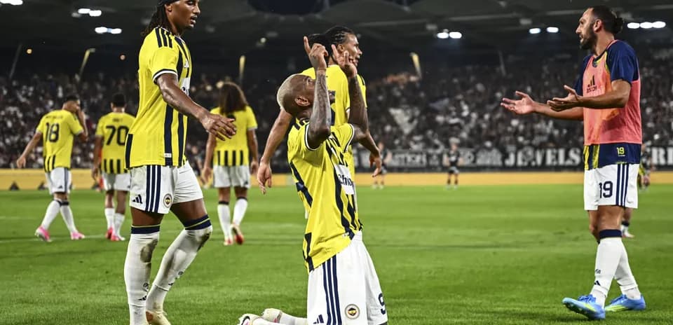 Celebración de jugadores de Fenerbahçe en el partido