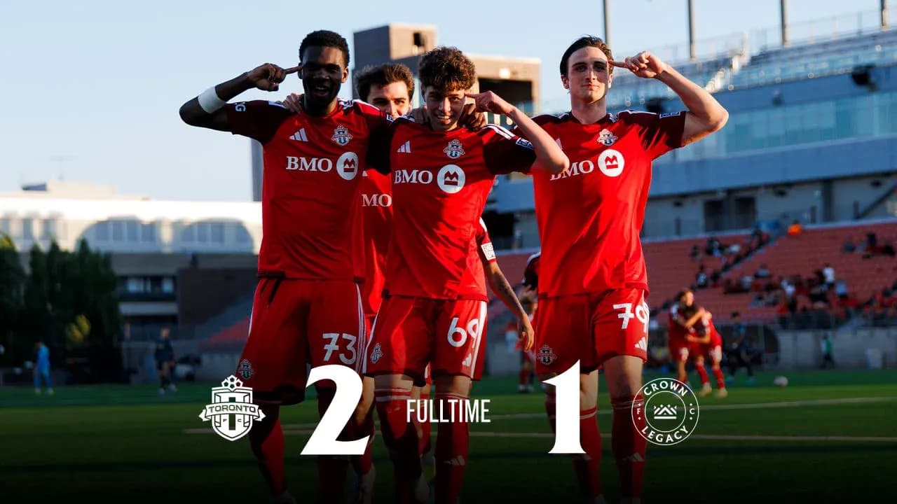 Jugadores de Toronto FC II celebrando una victoria