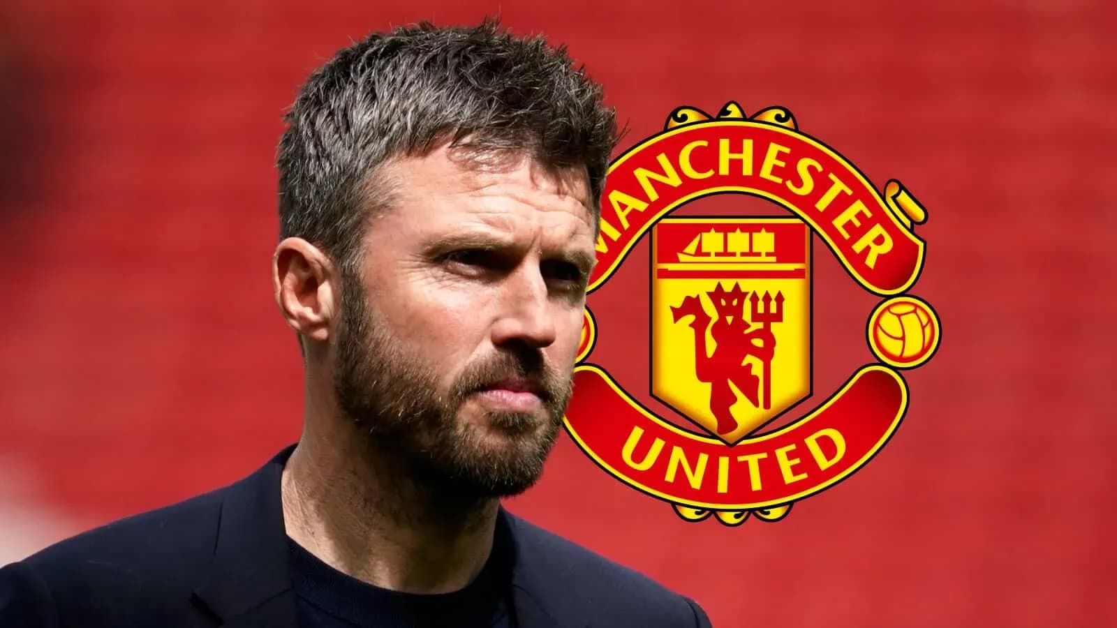 Entrenador de Manchester United frente a logo del club