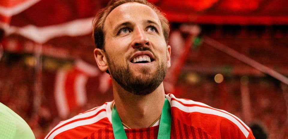 Jugador con medalla en celebración de triunfo