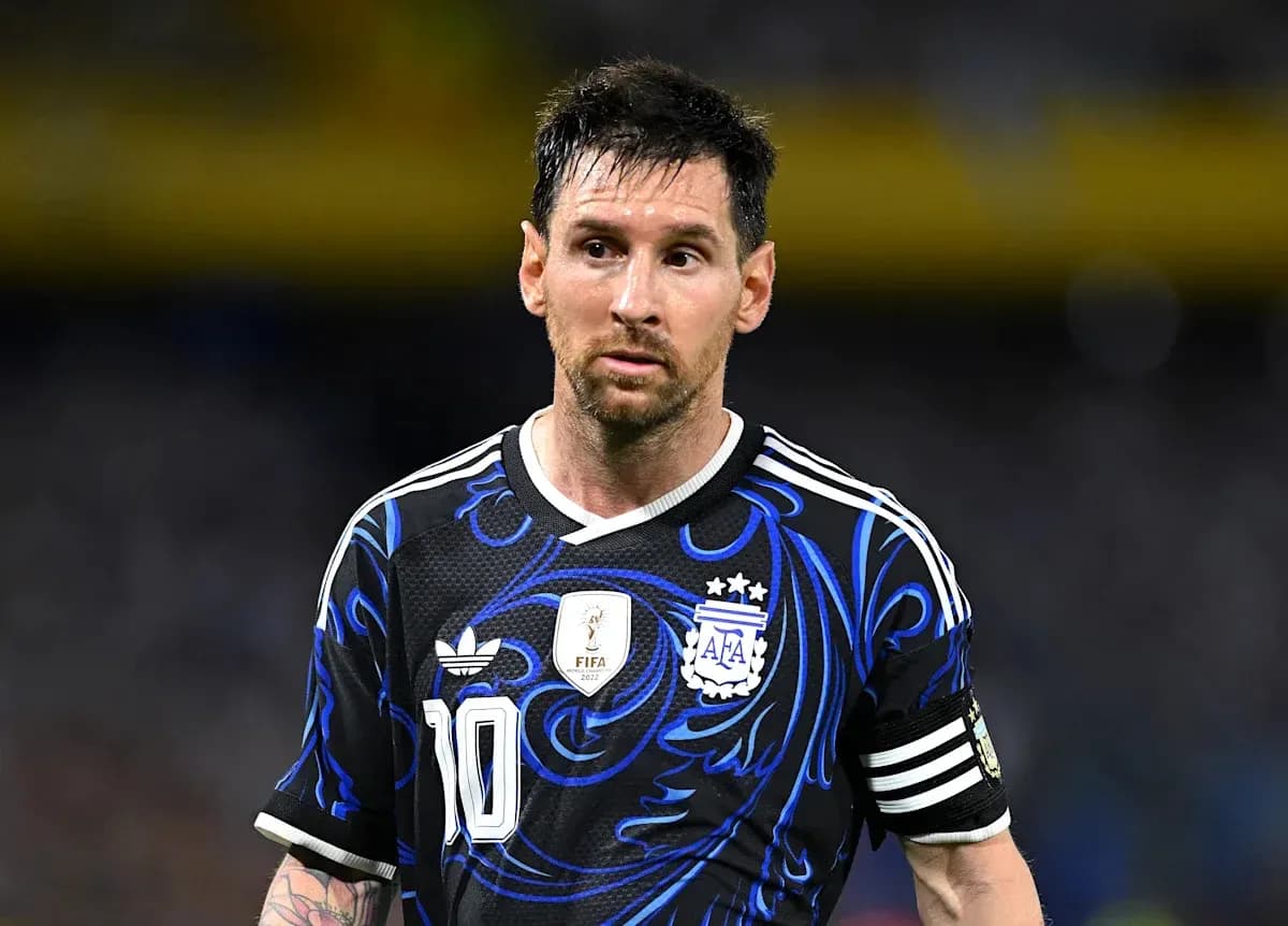 Lionel Messi con camiseta de Argentina durante un partido
