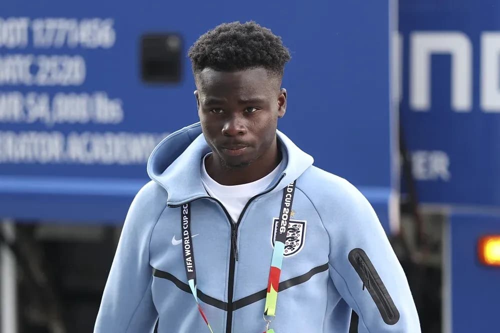 Jugador de Inglaterra llegando al evento deportivo