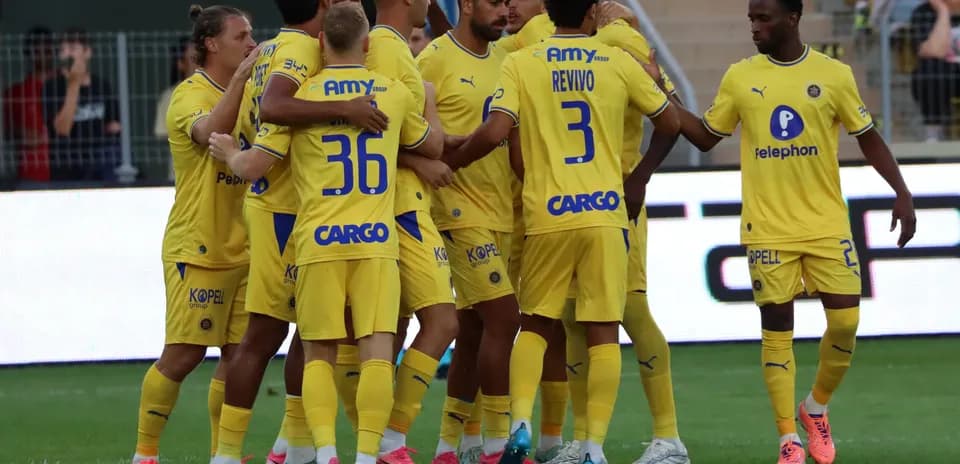 Jugadores del Maccabi Tel Aviv celebrando un gol