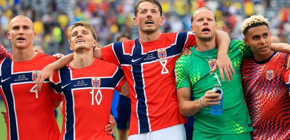 Jugadores de Noruega celebrando tras el partido