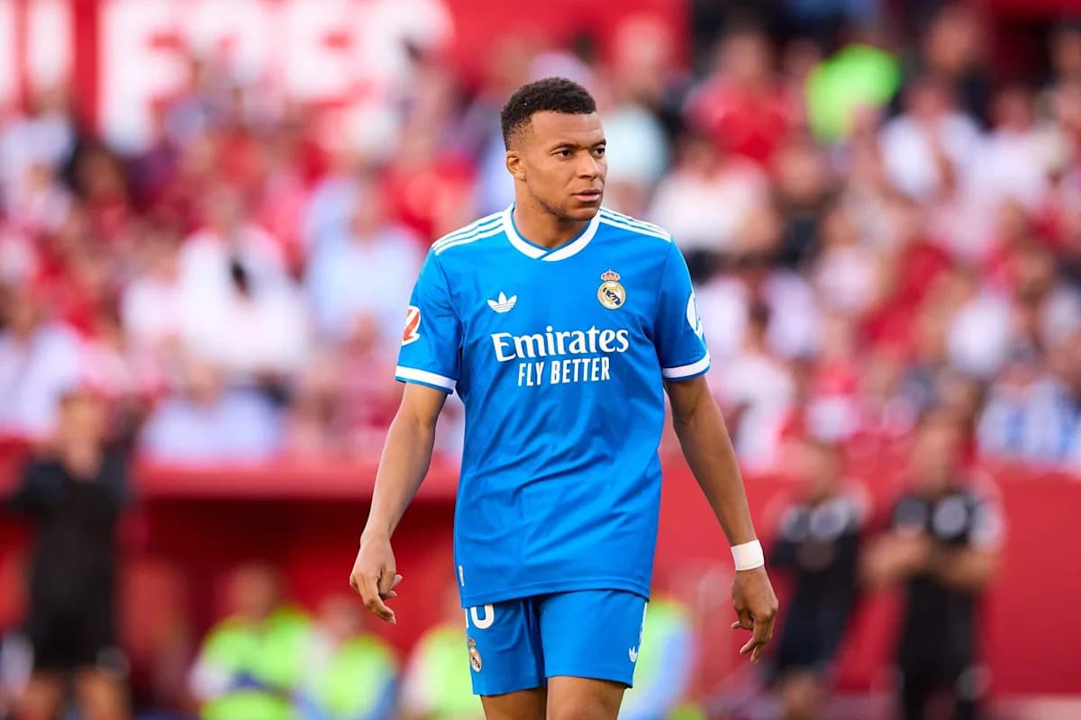 Jugador del Real Madrid en el campo durante partido