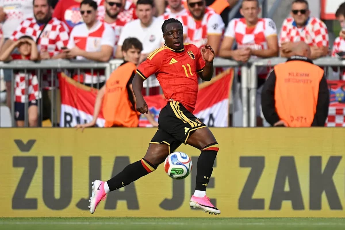 Jugador de Bélgica corriendo durante el partido