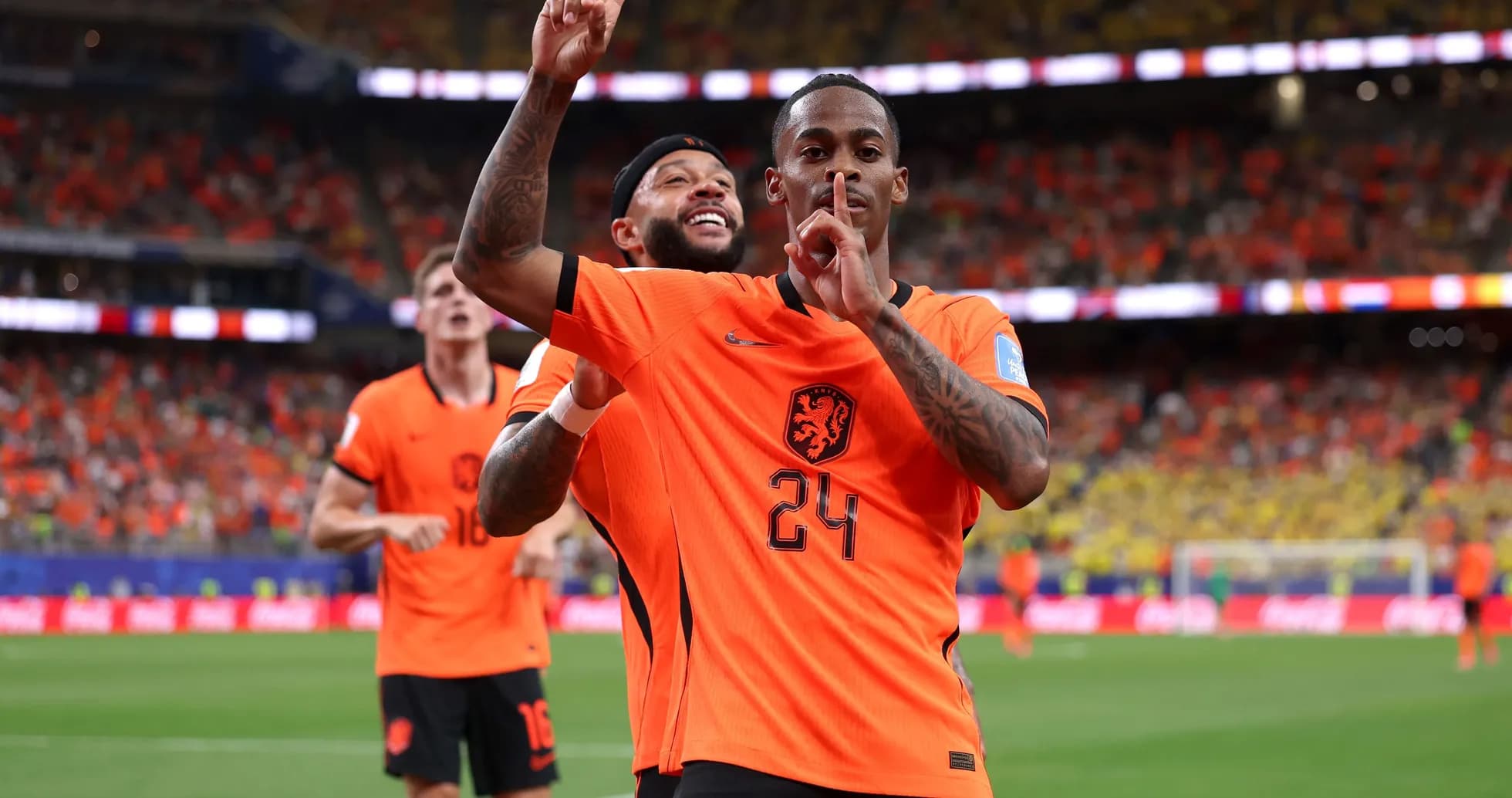 Jugadores de Países Bajos celebrando un gol