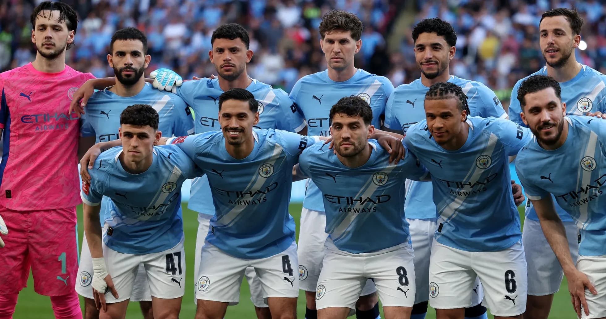 Equipo de Manchester City posando para la foto oficial