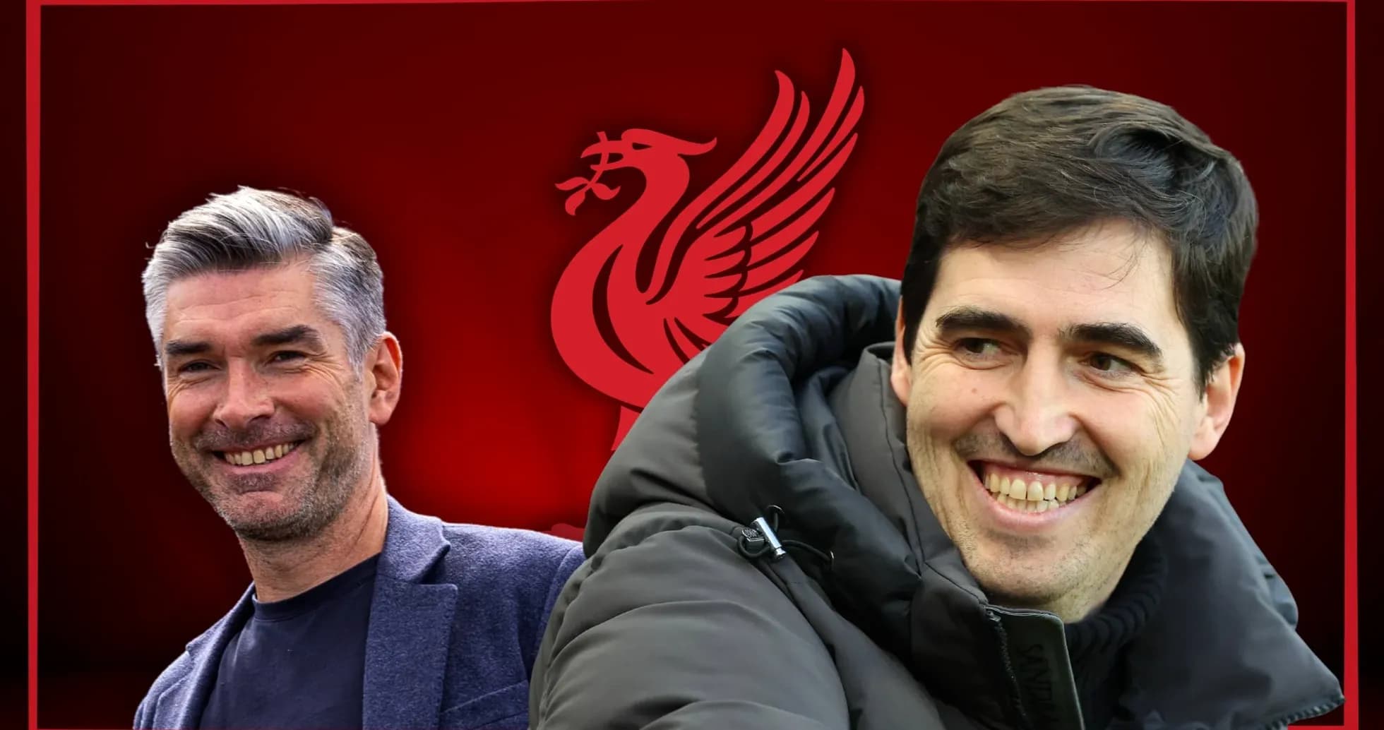 Entrenadores sonriendo frente al logo de Liverpool