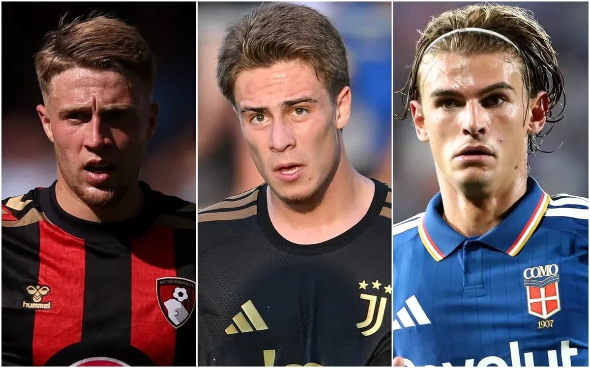 Tres futbolistas en acción durante partidos
