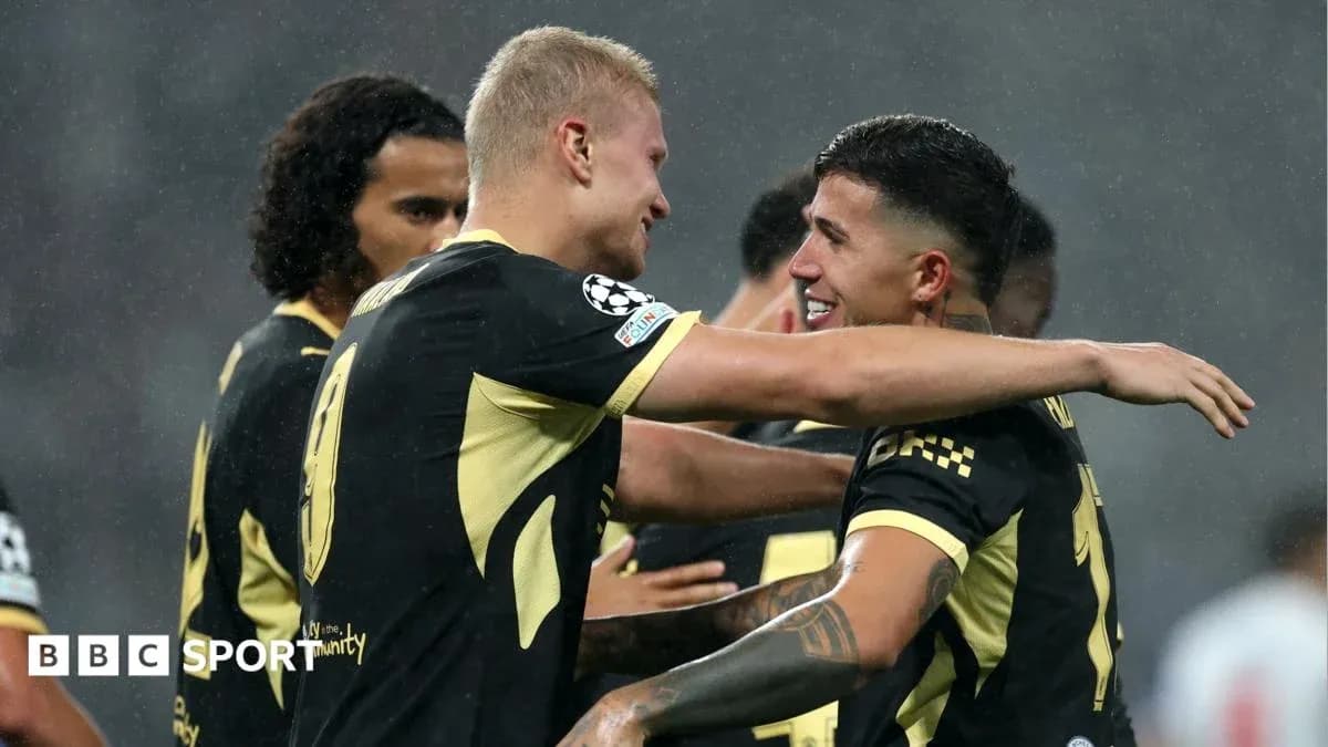 Jugadores celebrando un gol en el partido