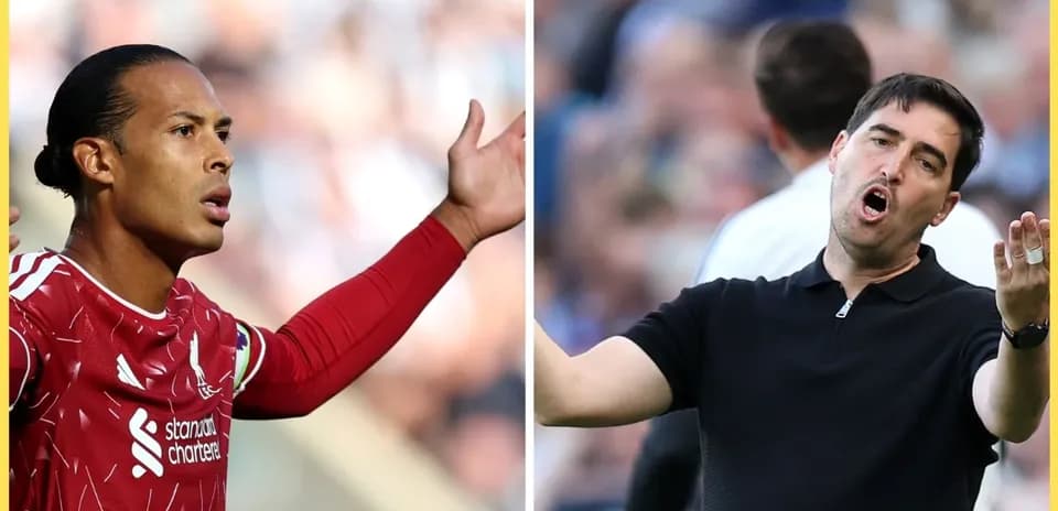 Jugador de Liverpool y entrenador gesticulando durante partido