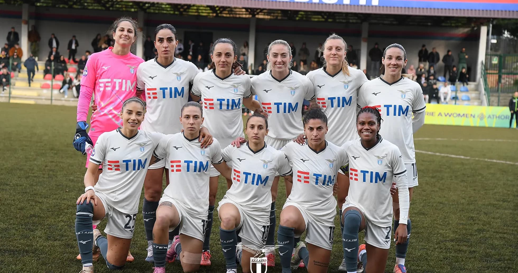 Jugadoras de Lazio W posando para la foto