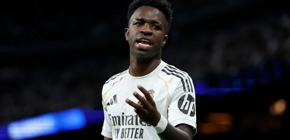 Vinícius Júnior gesticulando durante el partido
