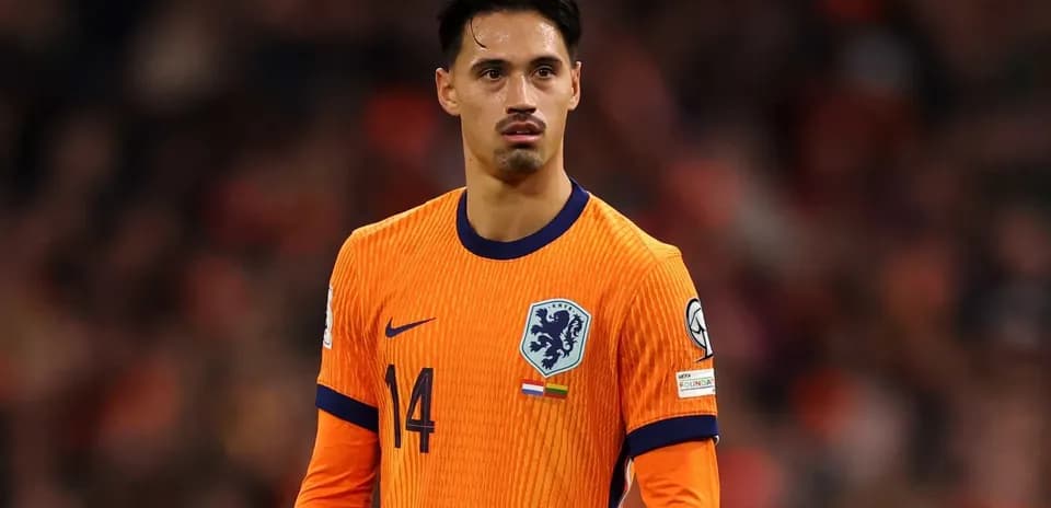 Jugador de la selección de Países Bajos en acción