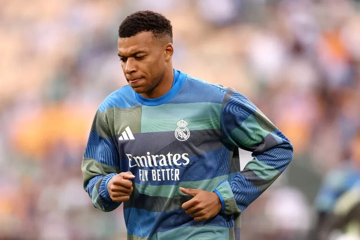 Jugador de Real Madrid calentando antes del partido