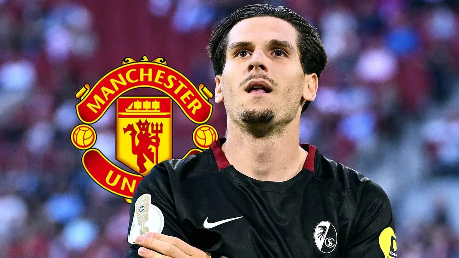 Jugador de fútbol con camiseta negra y logo de Manchester United