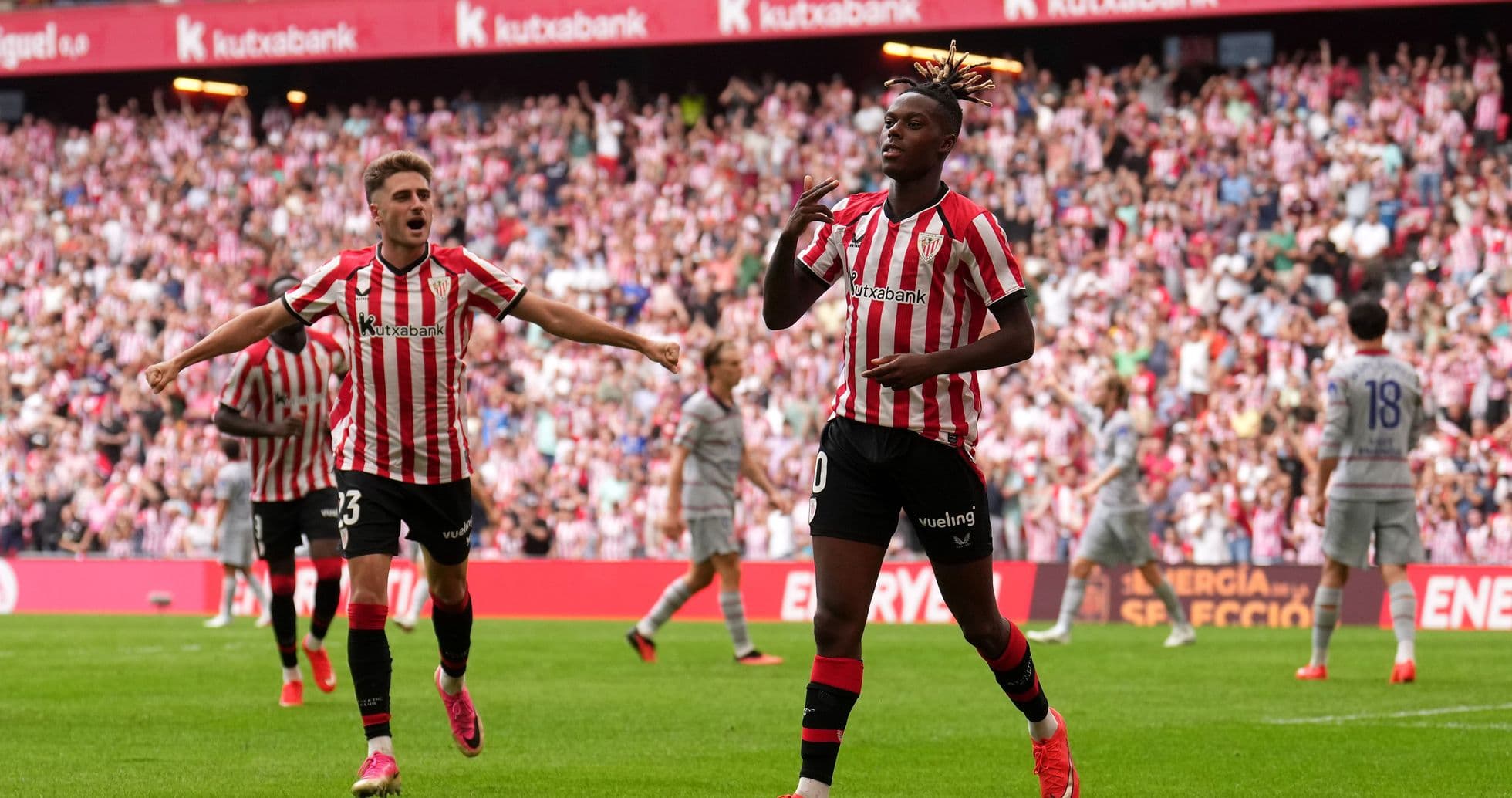 Jugador de Athletic Club celebrando un gol en el estadio